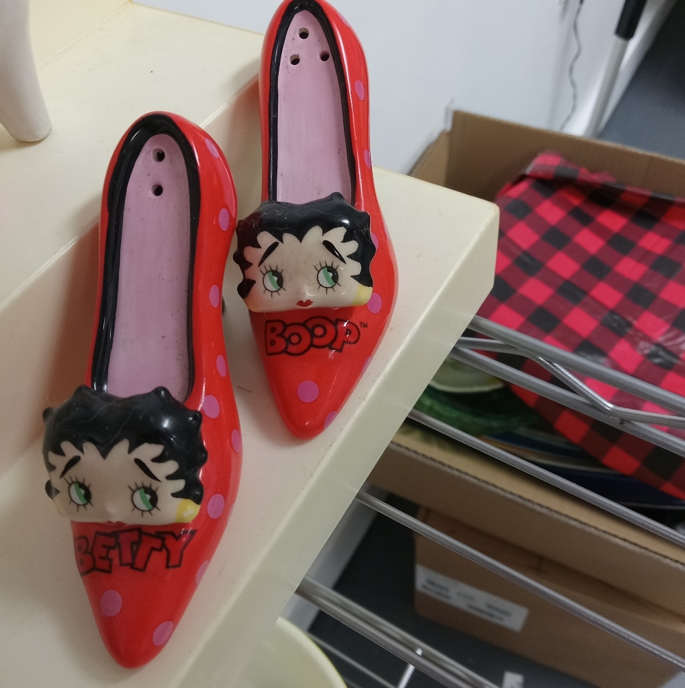 Betty boop salt and pepper